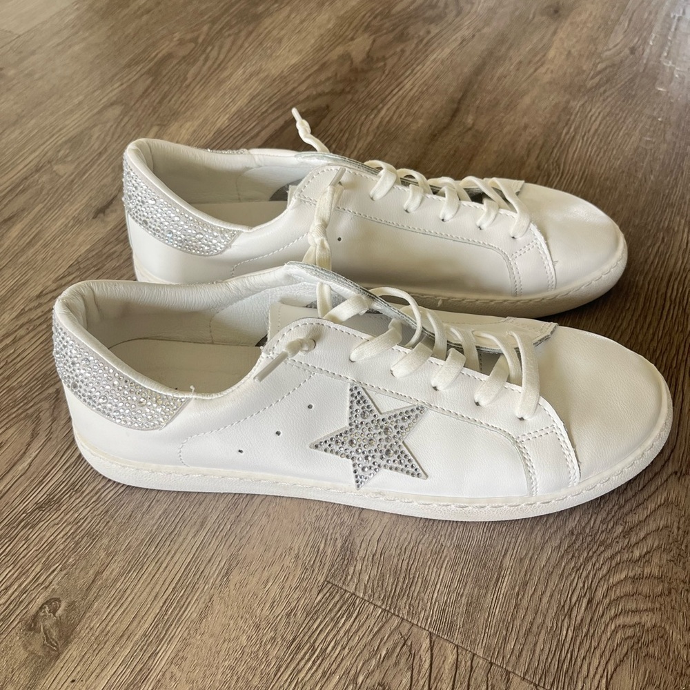 VINTAGE HAVANA Betsy White Diamonds Rhinestone Star Sneakers Shoes - Size 10